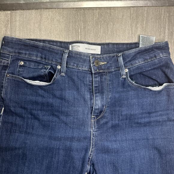 Signature By Levi Strauss | Denim Mid Rise Bootcut Jeans | Women's 12M (31x32) - Picture 2 of 6